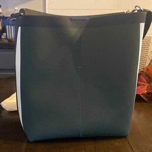 Rothys bucket bag, in sold out color green